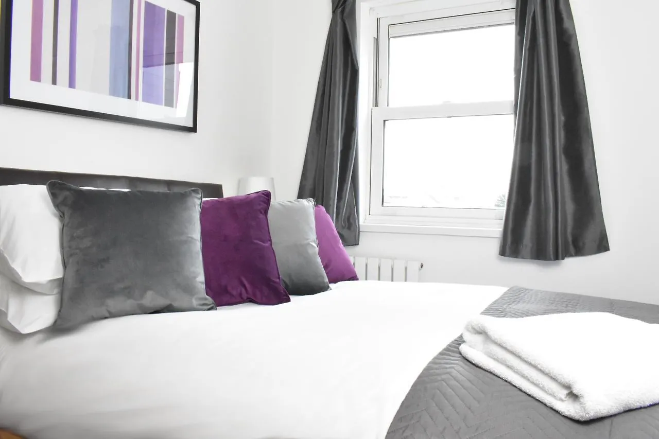 St Georges Apartments, Self Contained Units Cheltenham Apartment